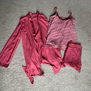 Motherhood Maternity nursing pajama set.